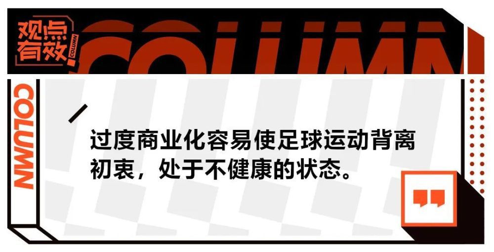 田筱湘与李助豪在狭小的空间内相拥而视，暧昧气息暗涌，隔着屏幕仿佛都能听到两人的怦怦心跳